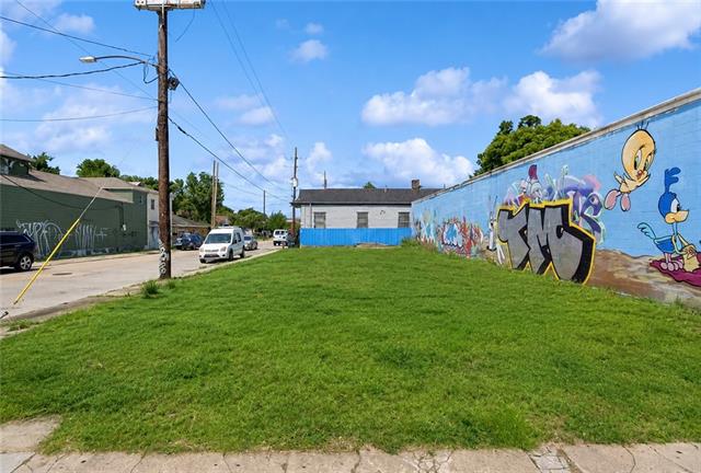 View of 4201 St. Claude Avenue in New Orleans, Louisiana