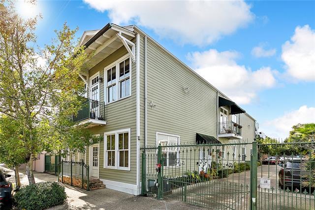 Exterior of 910 Touro Street unit 4 in New Orleans